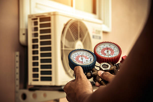 Professional Hvac technician working in Johnstown, CO